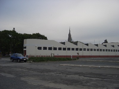 Looking back, in the opposite direction - Trees'N Pots vehicle - stands alone on what was previously, a Dunedin City Council carpark.